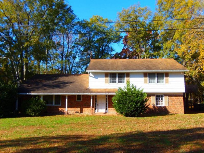 1420 Ridgecrest Ave, Burlington, NC 27215