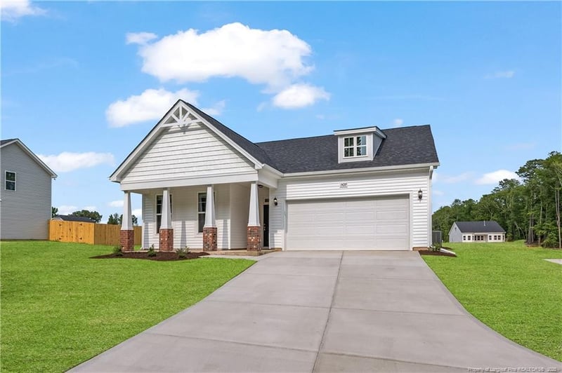 1420 Rock Hill Rd, Fayetteville, NC 28312