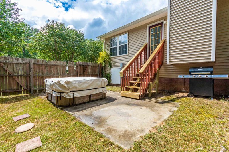 1421 Brompton Ln, Garner, NC 27529