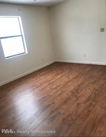 1421 Cherrycrest Dr, Durham, NC 27704