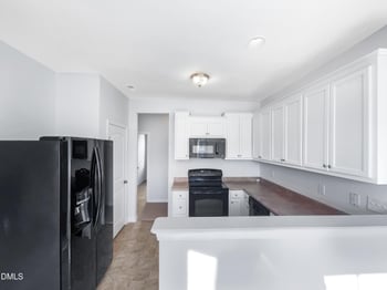 1421 Ikes Pond Ln, Raleigh, NC 27610