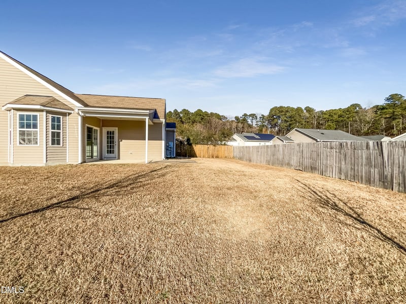 1421 Ikes Pond Ln, Raleigh, NC 27610