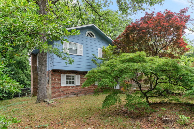 1421 Marlborough Rd, Fayetteville, NC 28304