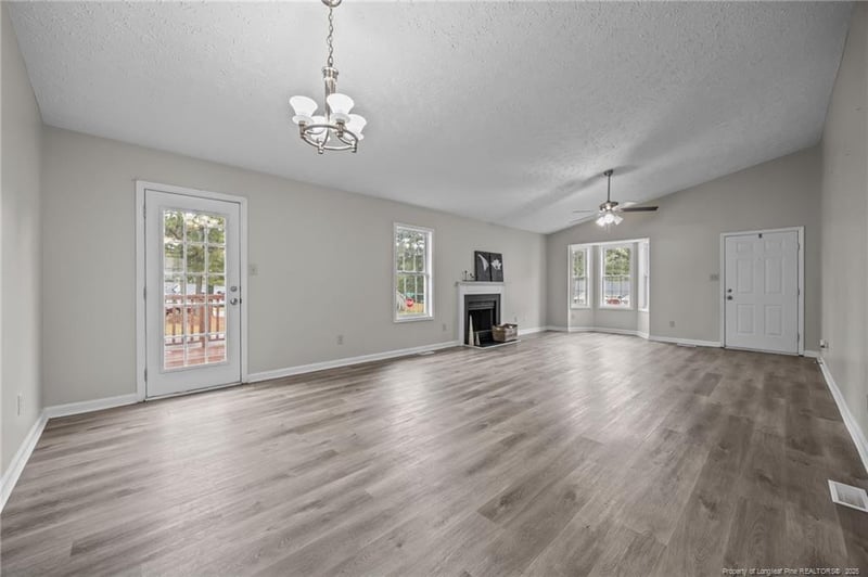 1421 Matilda Ct, Fayetteville, NC 28304