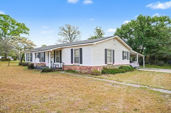 1421 Seabrook School Rd, Fayetteville, NC 28312