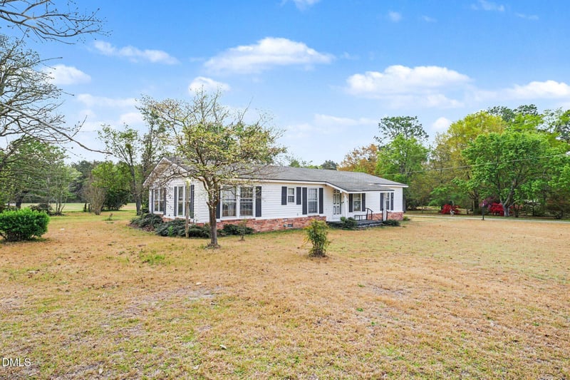 1421 Seabrook School Rd, Fayetteville, NC 28312