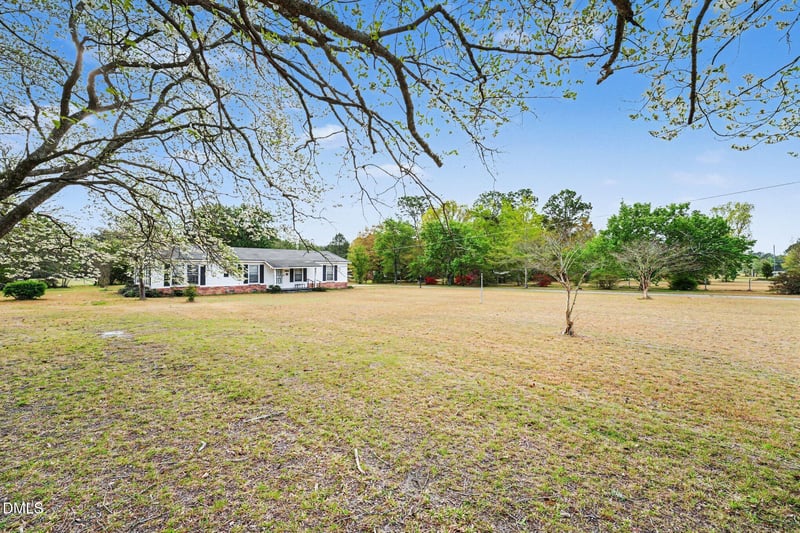1421 Seabrook School Rd, Fayetteville, NC 28312