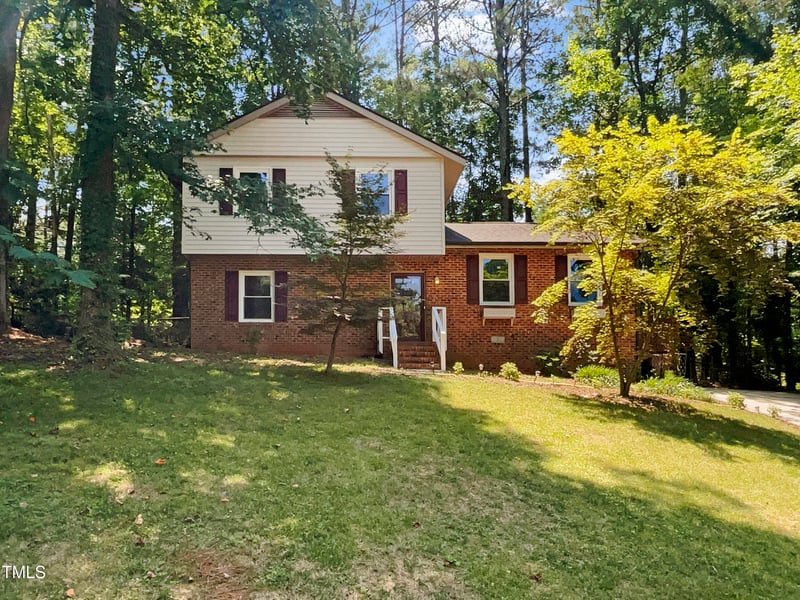 1422 Dunbar Ct, Cary, NC 27511