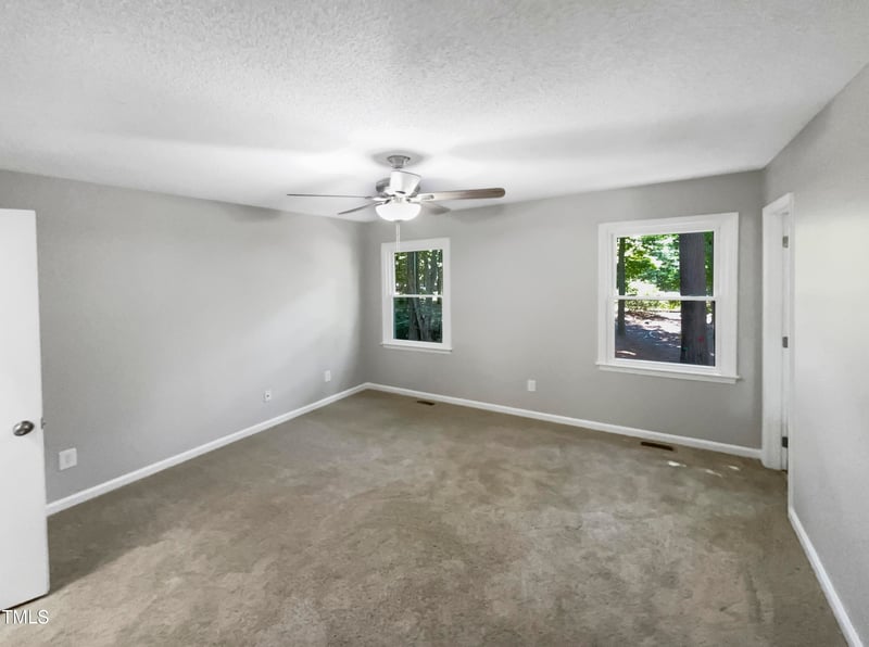 1422 Dunbar Ct, Cary, NC 27511