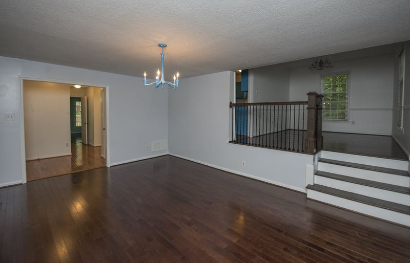 1422 Seabrook Ave, Cary, NC 27511