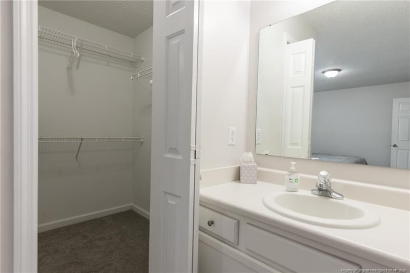 1423 Furnish Dr, Fayetteville, NC 28304