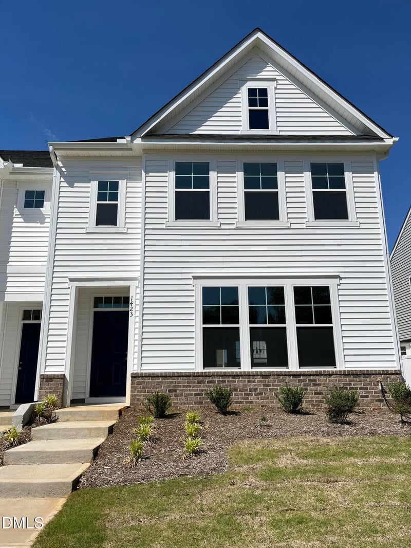 1423 Goldsboro Ave, Sanford, NC 27330