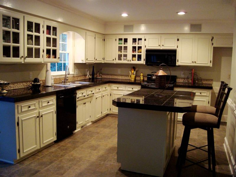 1424 Bascomb Dr, Raleigh, NC 27614