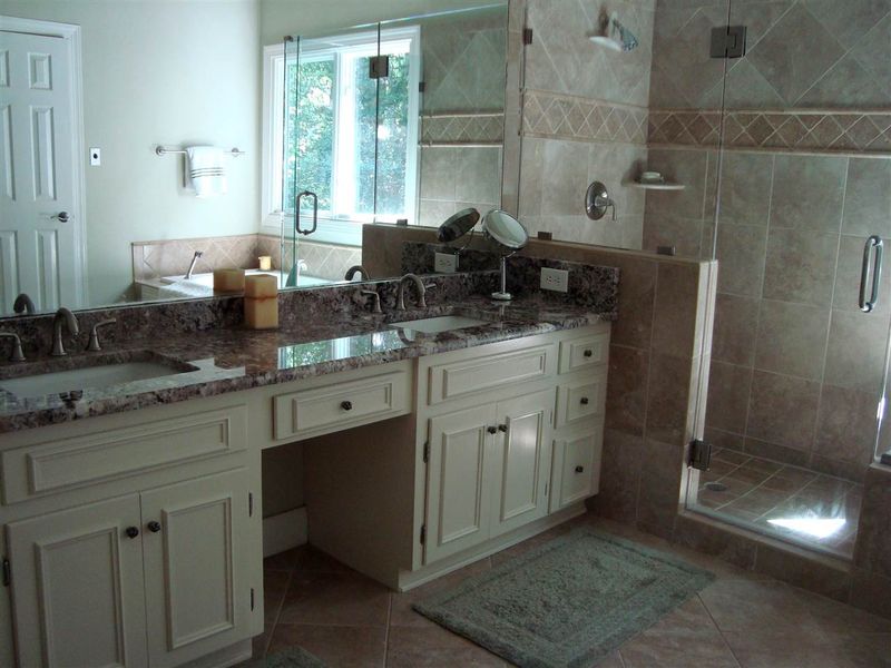 1424 Bascomb Dr, Raleigh, NC 27614