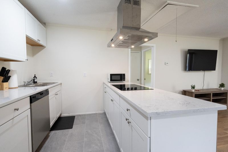 1424 Beverly Dr, Raleigh, NC 27610