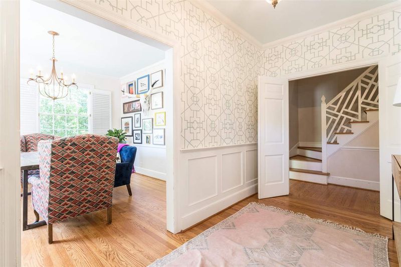1424 Canterbury Rd, Raleigh, NC 27608