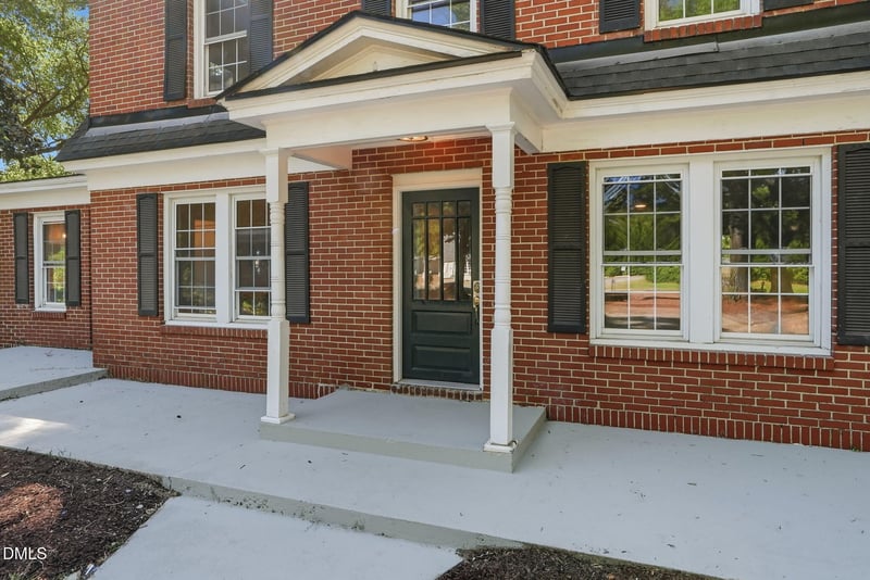 1424 Carthage St, Sanford, NC 27330