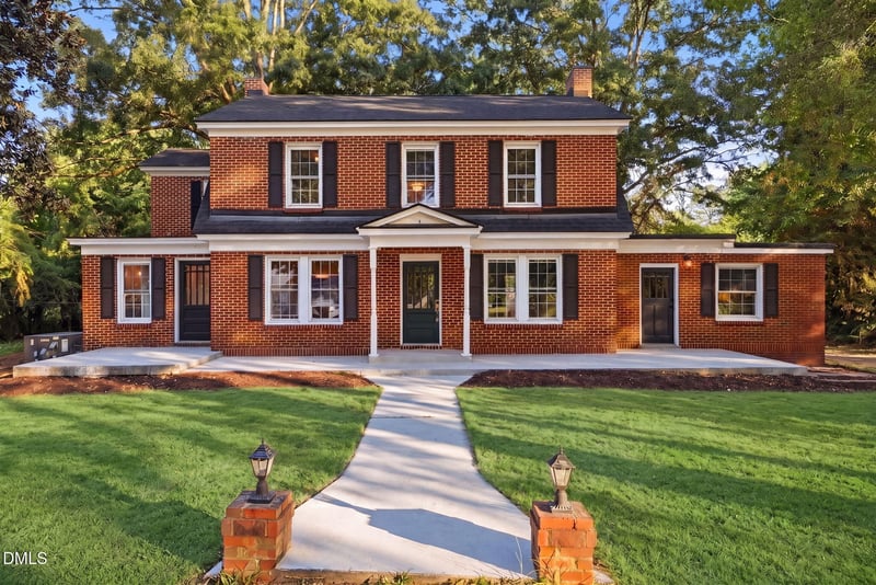1424 Carthage St, Sanford, NC 27330