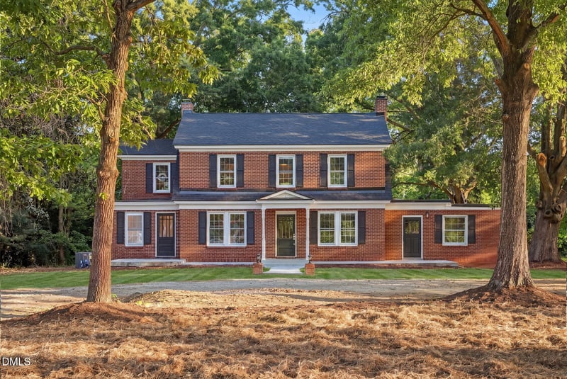 1424 Carthage St, Sanford, NC 27330