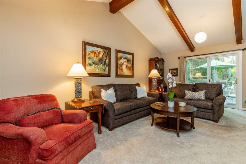 1424 Dunbar Ct, Cary, NC 27511