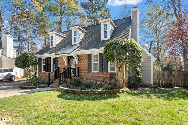 1424 Greenside Dr, Raleigh, NC 27609