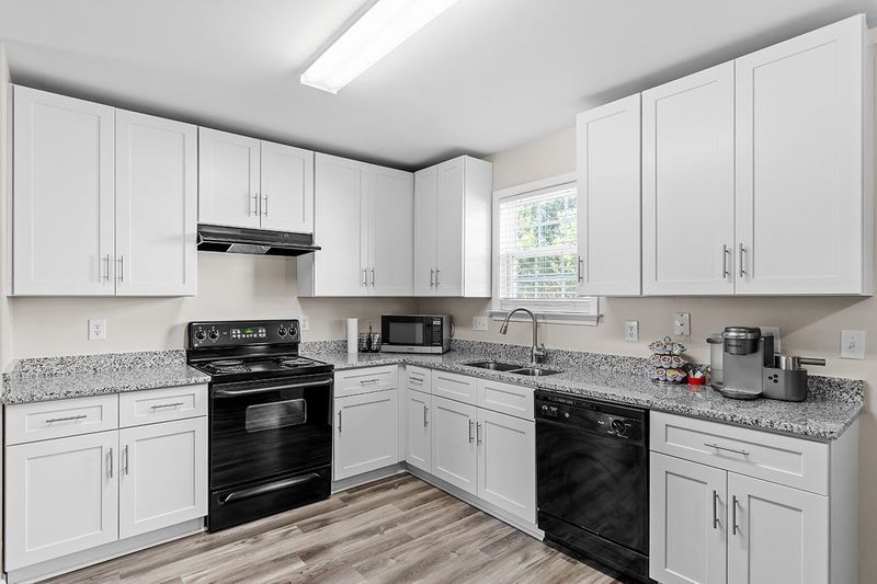 1424 Springshire Ct, Raleigh, NC 27610