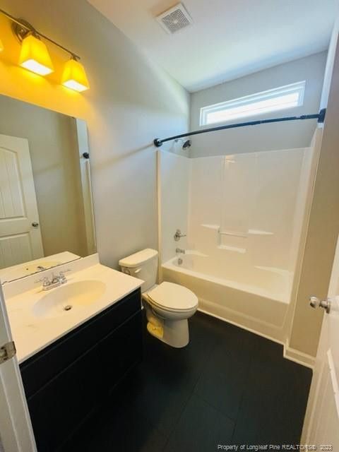 1425 Abercorn Ln, Sanford, NC 27330