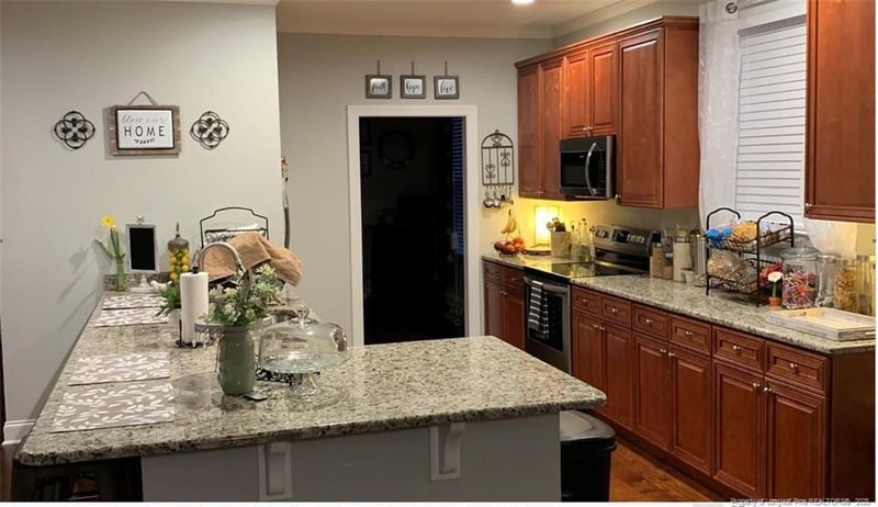1425 Carolina Dr, Sanford, NC 27332