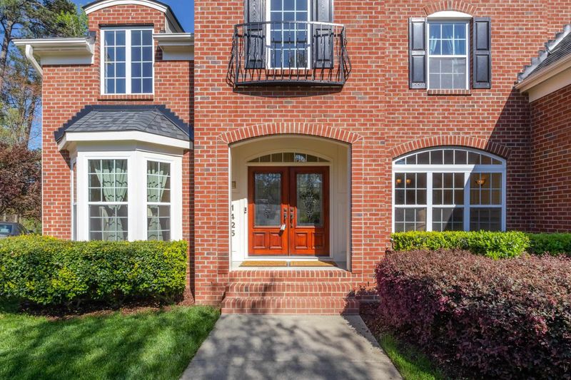 1425 Carpenter Town Ln, Cary, NC 27519
