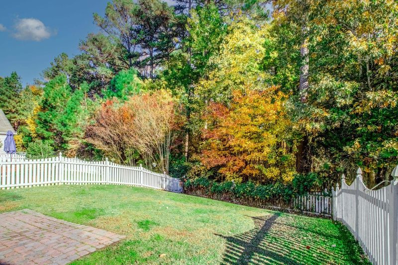 1425 Crimson Creek Dr, Durham, NC 27713