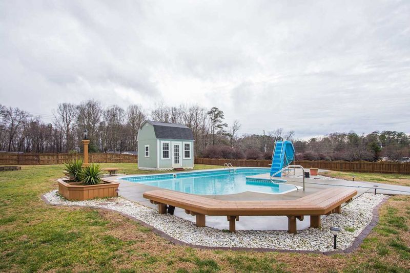 1425 Perrimor Ct, Raleigh, NC 27603