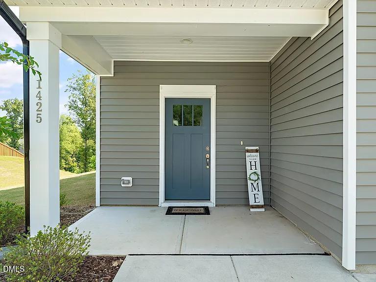 1425 Queen Trigger Dr, Fuquay Varina, NC 27526