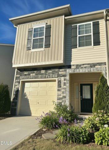 1425 Scholar Dr, Durham, NC 27703