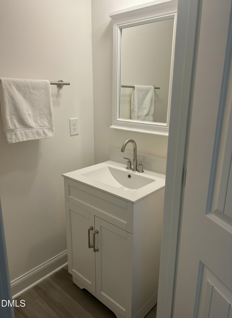 1425 Scholar Dr, Durham, NC 27703