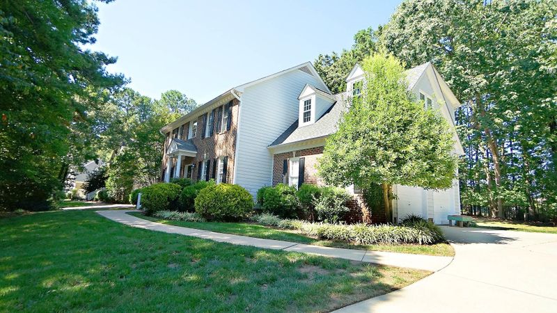 1425 Whittington Dr, Raleigh, NC 27614