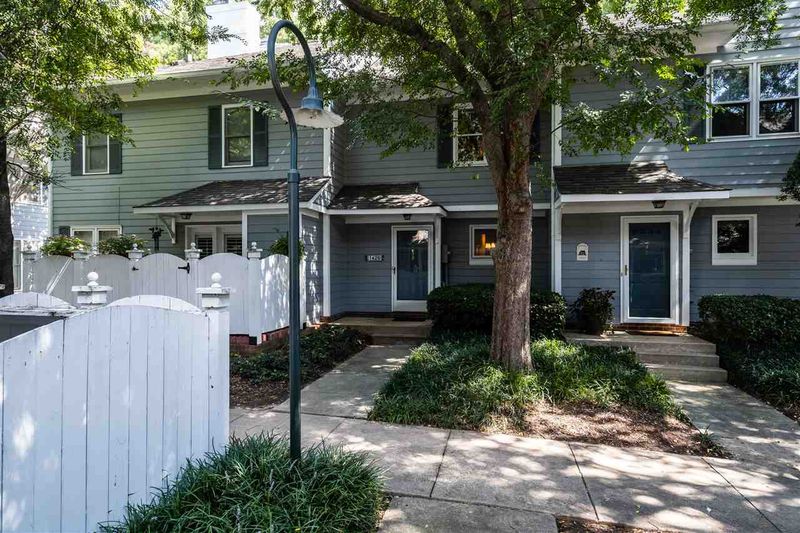 1426 Barton Pl, Raleigh, NC 27608