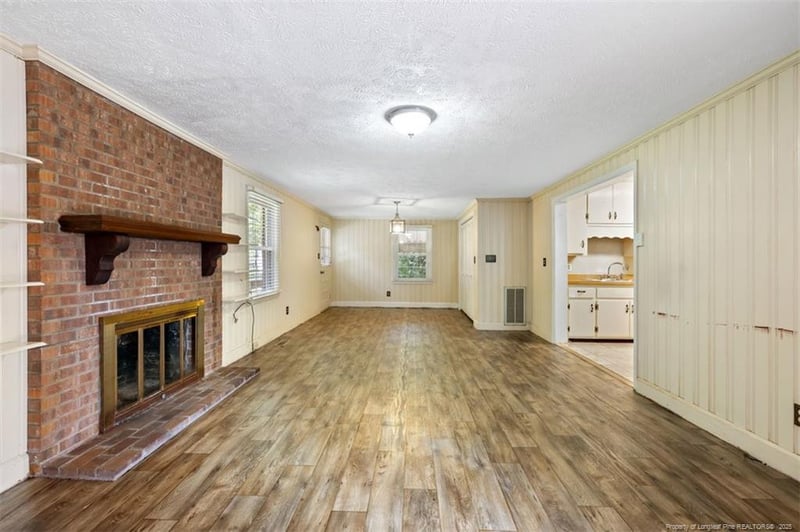 1426 Summit Ave, Fayetteville, NC 28305