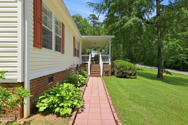 1427 Cherokee Trl, Sanford, NC 27332