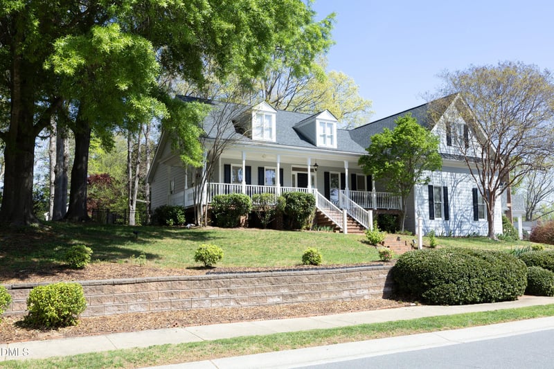 1427 Moosecreek Dr, Raleigh, NC 27614