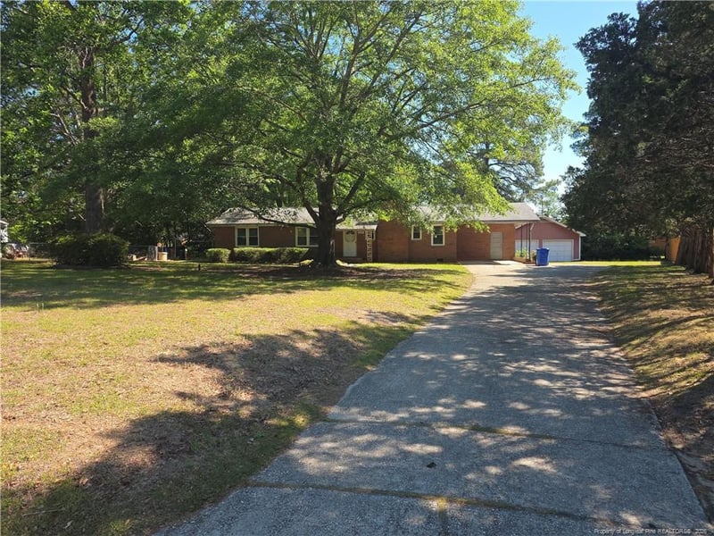 1427 Valencia Ct, Fayetteville, NC 28303