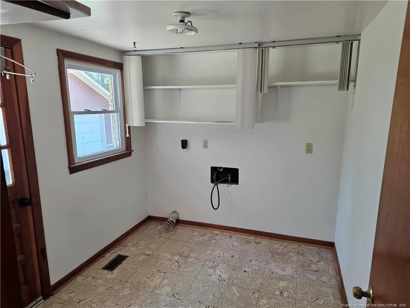 1427 Valencia Ct, Fayetteville, NC 28303