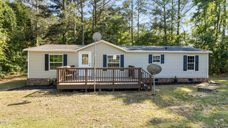 1429 Country Pond Ln, Willow Springs, NC 27592