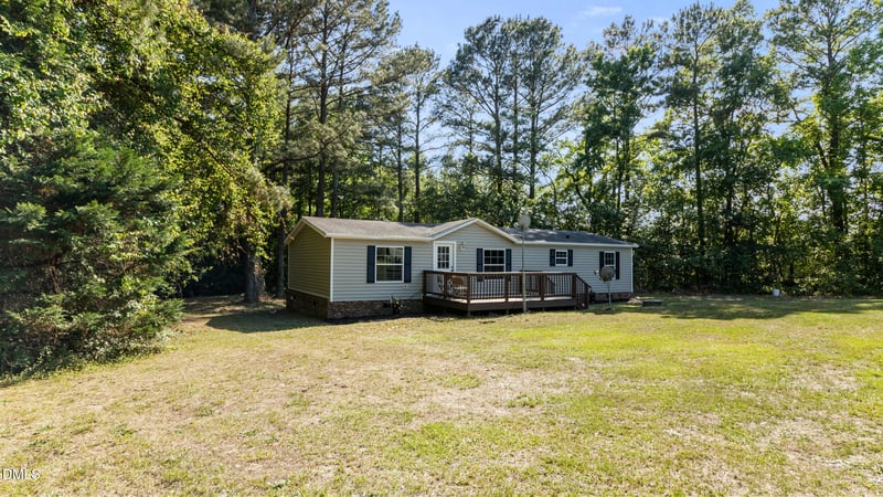 1429 Country Pond Ln, Willow Springs, NC 27592