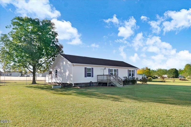 143 Blueberry Dr, Selma, NC 27576