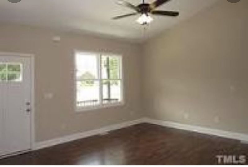 143 Creekside Dr, Four Oaks, NC 27524