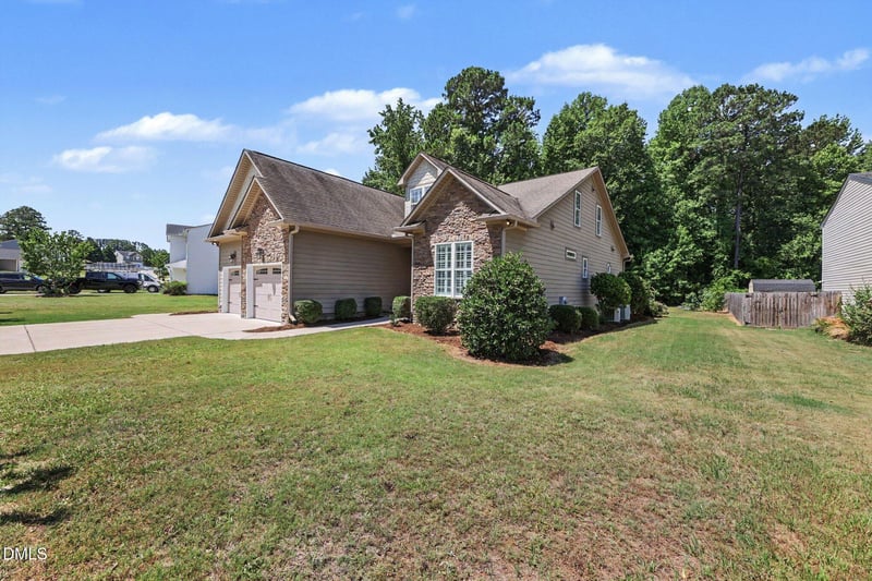 143 Fawnbrook Dr, Four Oaks, NC 27524