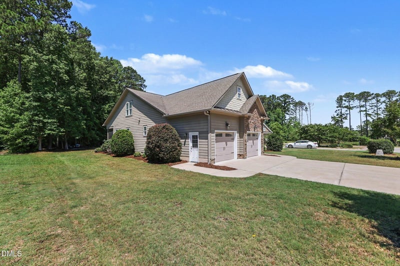 143 Fawnbrook Dr, Four Oaks, NC 27524