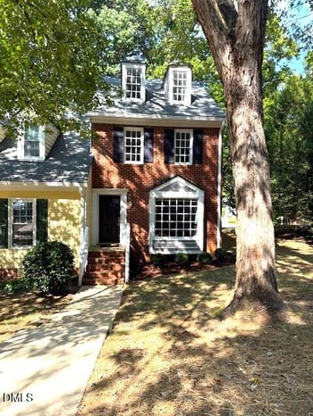 143 Hedgerow Ct, Cary, NC 27513