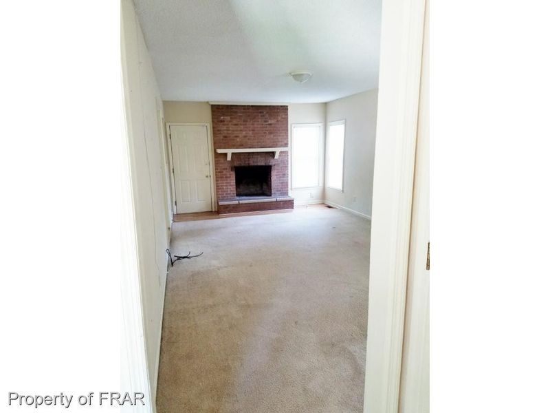 143 Lofton Dr, Fayetteville, NC 28311