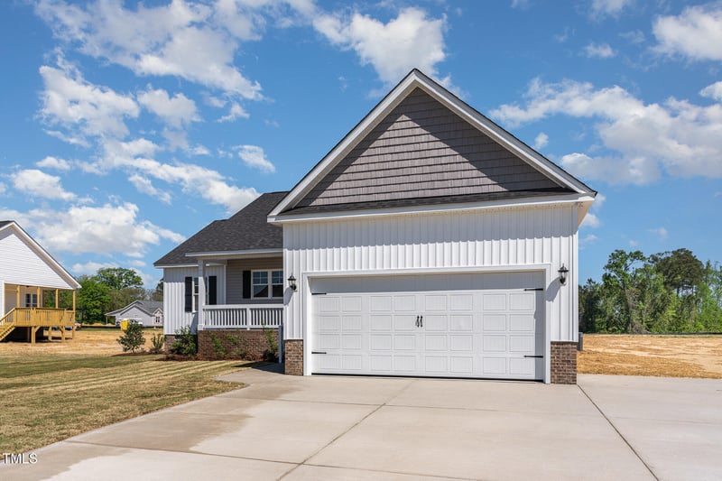 143 Royal Ave, Selma, NC 27576